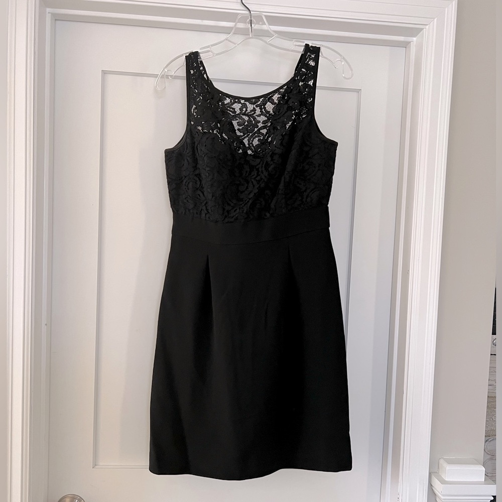 White House Black Market Black lace keyhole Dress